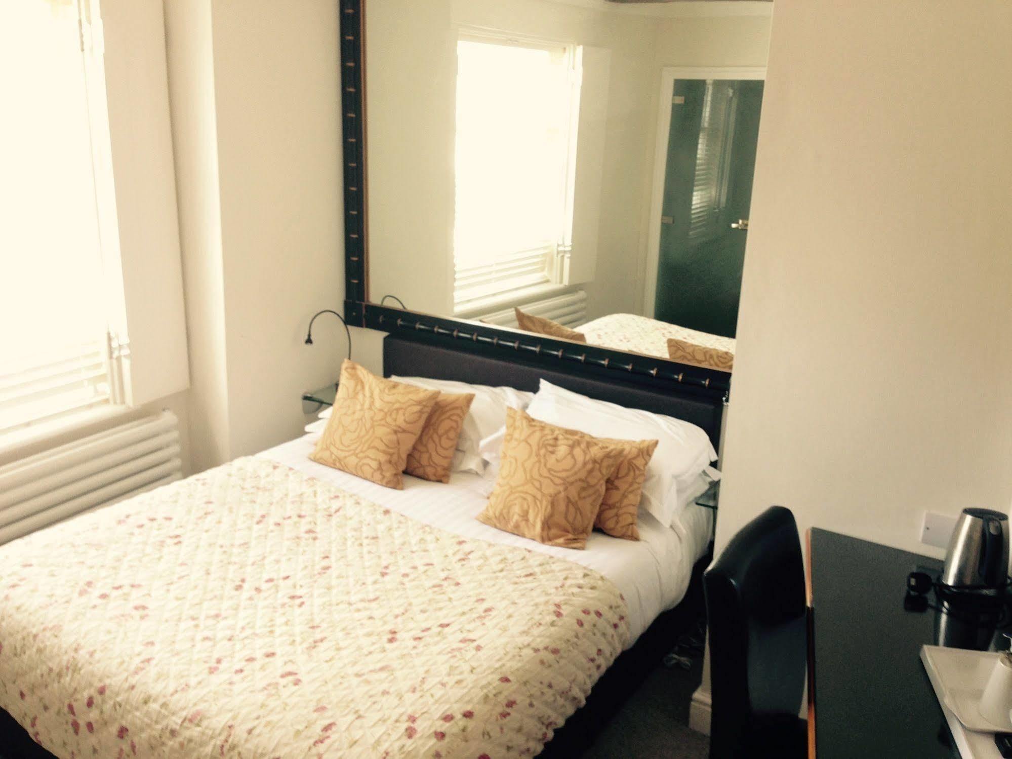The Bell Hotel Epping Ngoại thất bức ảnh